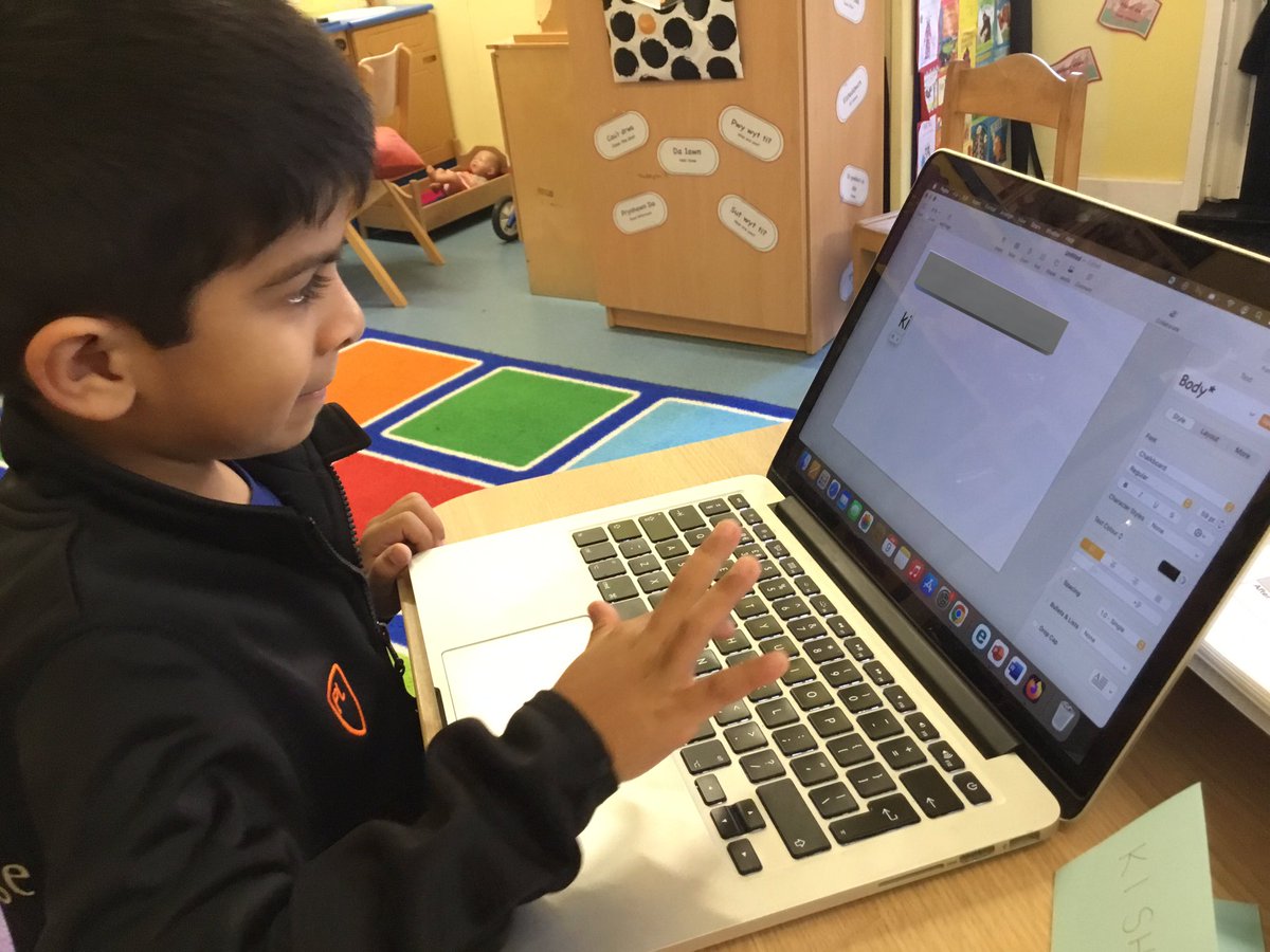 SJC_Infants's tweet image. #SJCR5 are having great fun this afternoon in #SJCComputing typing our full names. 💻 The children enjoyed using the finger space button! 👍🏼 #SJCInfants #SJCReception