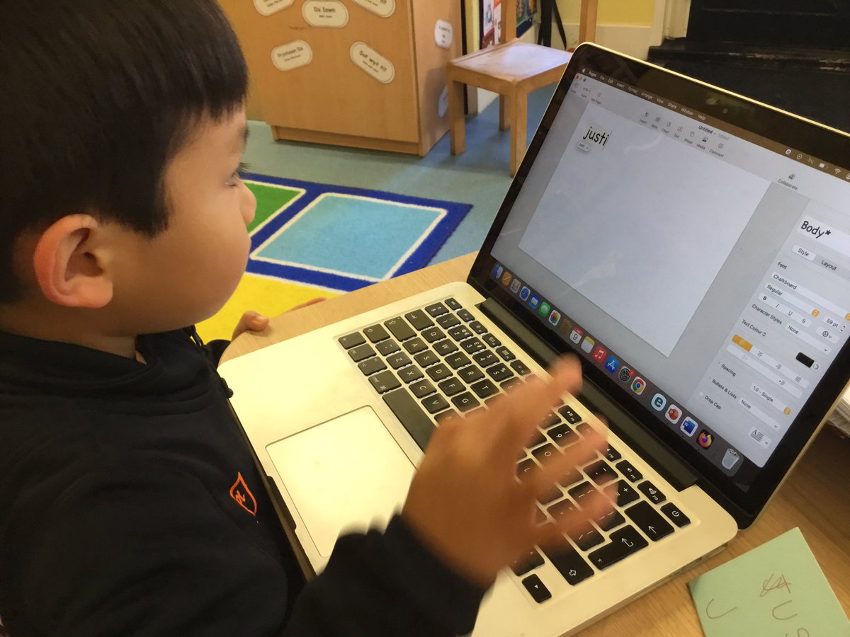 SJC_Infants's tweet image. #SJCR5 are having great fun this afternoon in #SJCComputing typing our full names. 💻 The children enjoyed using the finger space button! 👍🏼 #SJCInfants #SJCReception