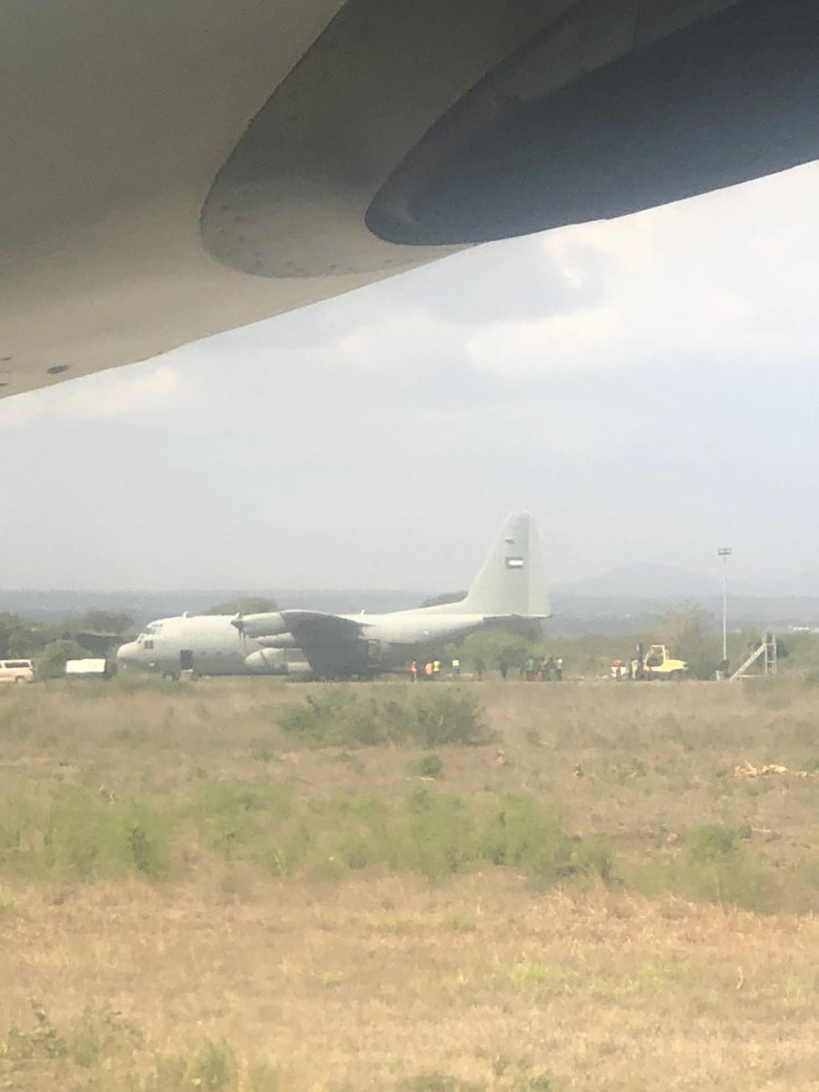OleMtetezi's tweet photo. Kinachoendelea Loliondo, Waarabu Wanatua Porini Wanabeba Wanyama Wanaondoka. Sasa Mjiulize Kati Ya Wamasai Ambao Hawauwi Wala Kula Nyama Ya Porini Na Waarabu Wanaotua Na Ndege Hifadhini Nani Anailinda Ngorongoro https://t.co/Wn8Ghugp23