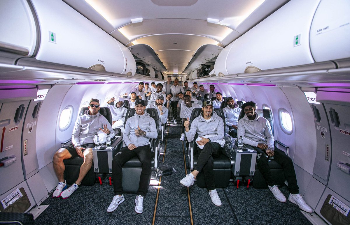 ValenciaCF_AD's tweet photo. 🏆🇸🇦 El Valencia ya de camino a Arabia Saudí para disputar la Supercopa de España
🗓 Miércoles a las 20h frente al Real Madrid https://t.co/K8htZMU6N9