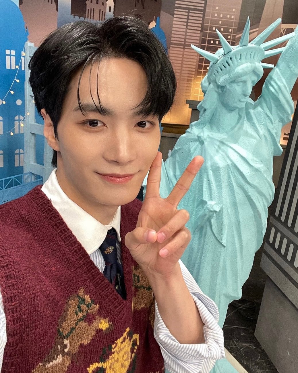 FmCH-yYakAEhjeW?format=jpg&name=large