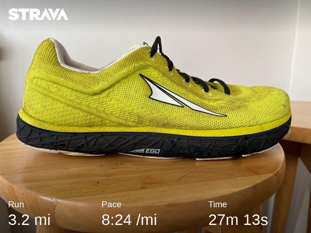RunBMcG's tweet photo. Been frustrated about the progress my ankle has been making so thought I’d dust off the @AltraRunning Escalantes to see how they felt as a little experiment…

They felt great!! Wide toe box was a dream.  At the very least they’re back in the rotation. #running #0drop #0mm https://t.co/PP2VJ3rFlf