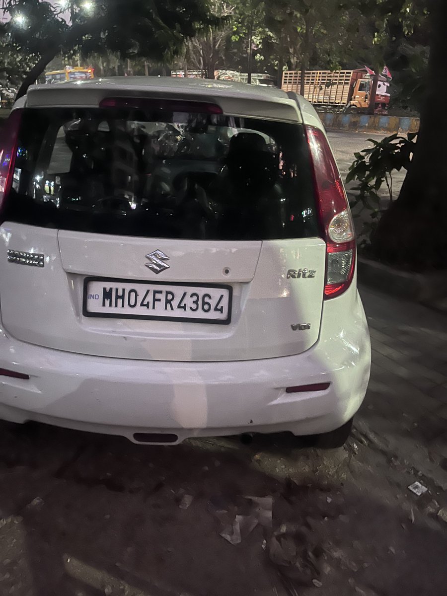 ChetanPatil_'s tweet photo. Is this the way to park vehicle on foothpath..? @MTPHereToHelp @ThaneTraffic  please take action on this. 
Address:- Happy Vally , Manpada , Thane. https://t.co/DlOxtaBNgq