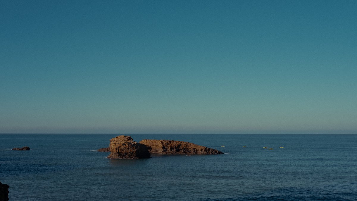 lakoik's tweet photo. Winter mornings in Biarritz with #FujiXE4 https://t.co/O4VQUSwYMI