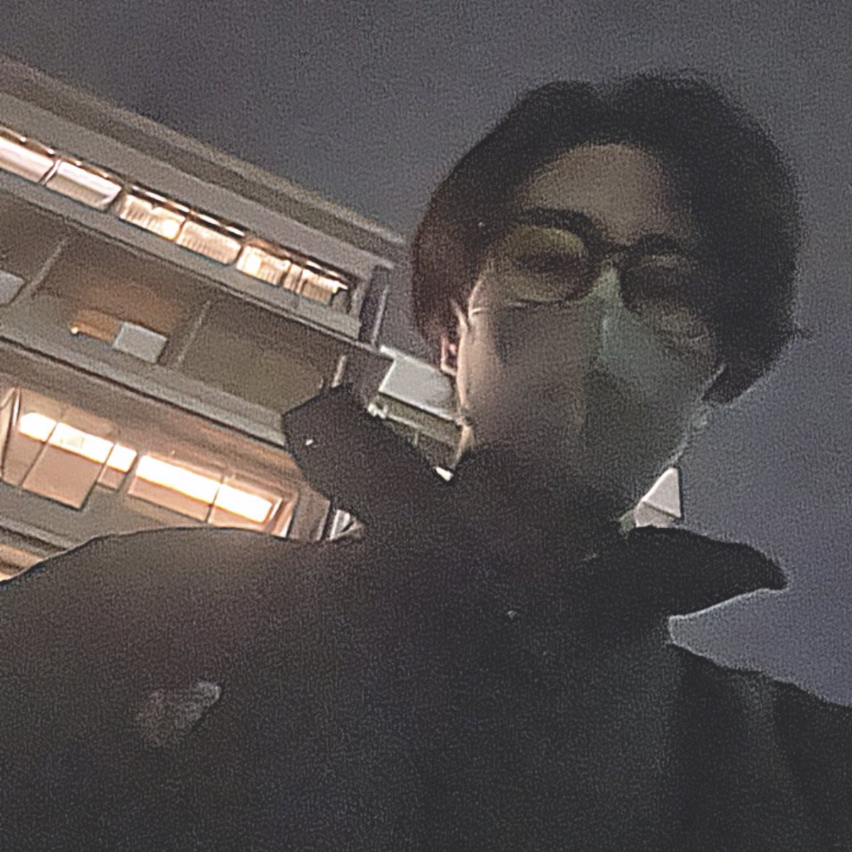 VELLE_fumiya's tweet photo. 武者修行79日目in京都 
ゆすけくんbirthday special👦🏼
なんとか歌いきれてよかった😌

成人式もあいまってか、めちゃくちゃ沢山の人に囲まれて京都一発目出来たのは良かったです！

今日出逢ってくれた人！
これから宜しくな❤️‍🔥❤️‍🔥
#ベルエージェー #Overthe5000 
#next7000 https://t.co/CK0PD8y8rp