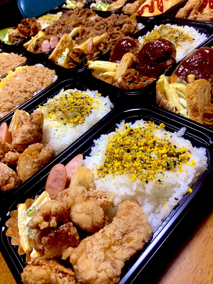 himhim5614's tweet photo. 手作りお弁当15個作った♡
遠距離彼氏への定期便🥰
現場仕事の彼にお肉祭り🍖
 #手作りお弁当
 #遠距離彼氏
 #愛ですね https://t.co/qXEWp9JboV