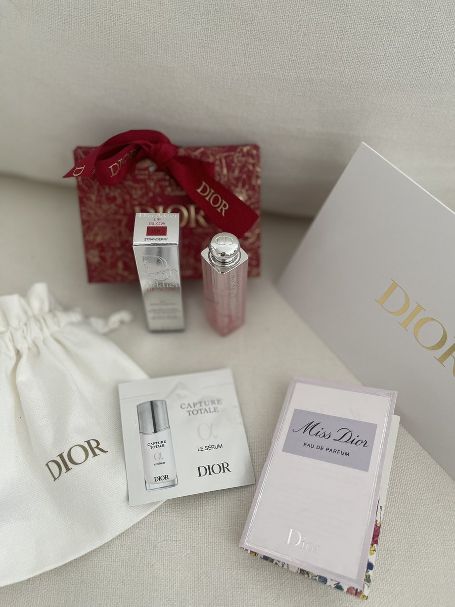 hiroppi_sp's tweet photo. Dior Addict Lip Glow 031 Strawberry สีฉลองวันเกิดพิจีซู จากเว็บ Dior Thailand จ้า🥰🥰🥰 แพคเกจสวย ดีงามสุดๆ ได้ของไวด้วย สั่งวันที่ 5 วันที่ 7 ได้เลย ใครยังไม่ได้สอย รีบไปสอยด่วนค่า ดันยอดลิปจีซูกัน😄
#JISOO #지수 #ジス #จีซู #BLACKPINK @BLACKPINK #DiorBeauty #DiorAddict031 https://t.co/Tx7xTBZ9Sn