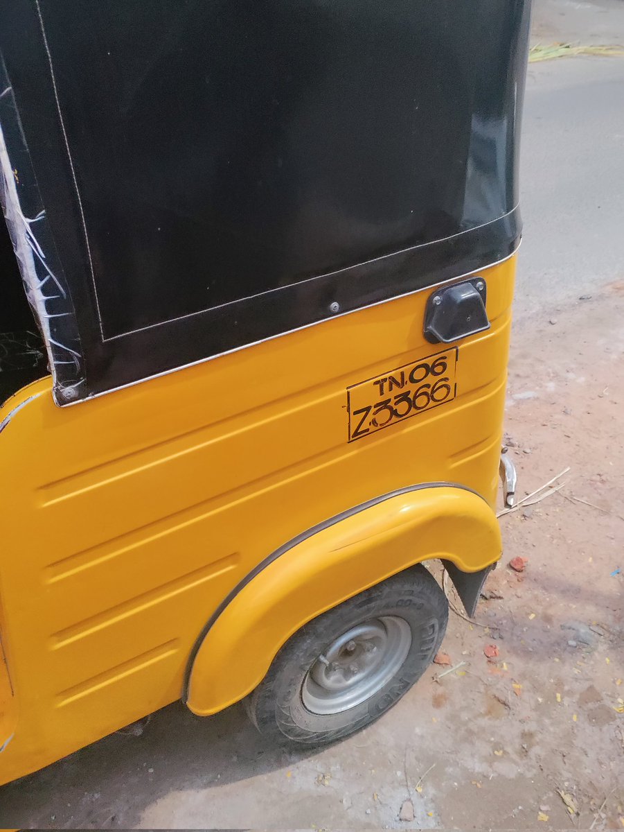 shiyamjack's tweet image. I booked a @rapidobikeapp from KK Nagar, after i seated he asked to pay extra money I said thats not possible so he asked me to get on the road, i told him I'm going for hospital, I said wait till next auto to come then I'll get down i m not able to stand in road, so he started