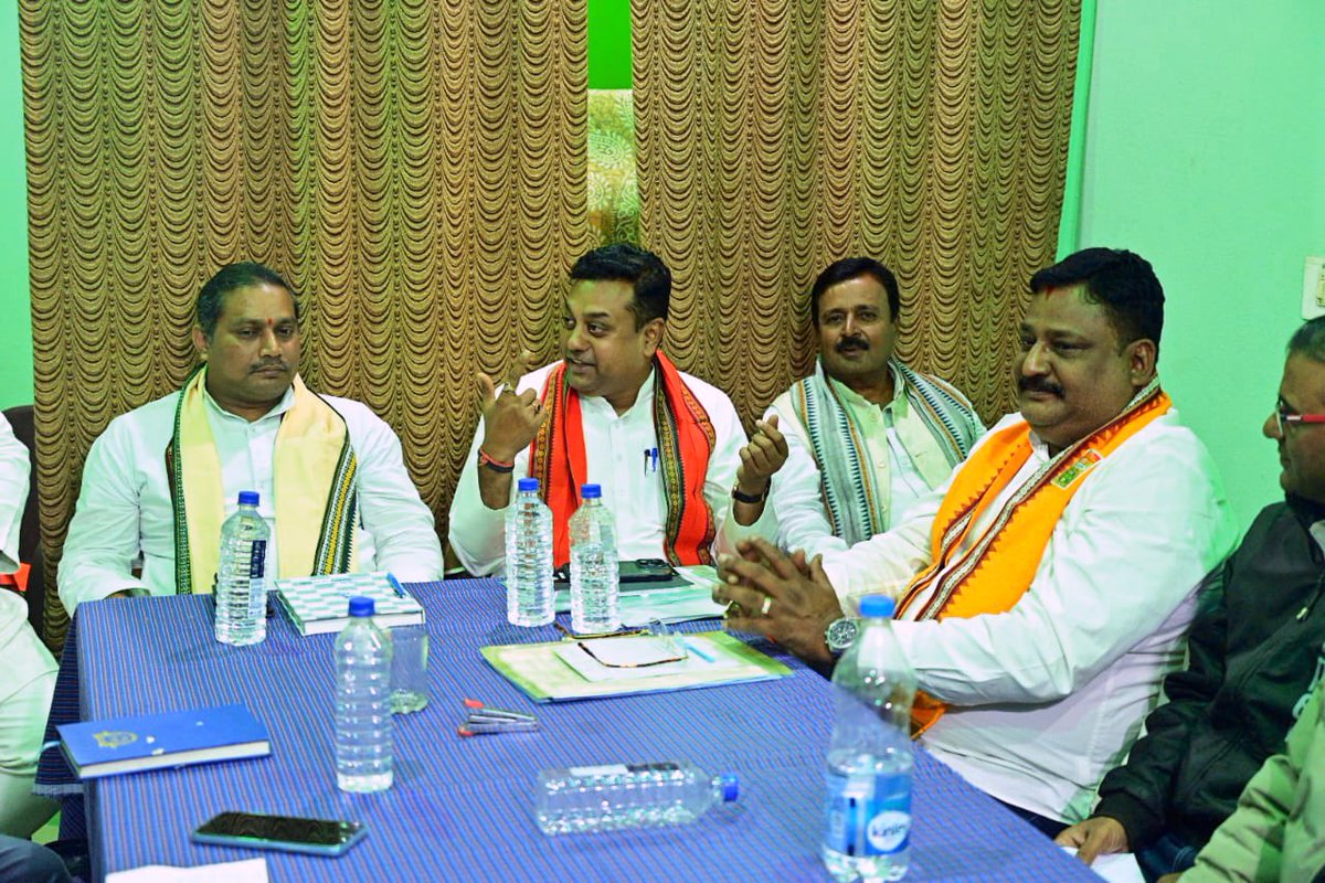 sambitswaraj's tweet photo. ଆଜି ପୁରୀ ଲୋକସଭା ଅନ୍ତର୍ଗତ ପିପିଲି ବିଧାନସଭାରେ ରାଜ୍ୟ ସଂଗଠନ ମନ୍ତ୍ରୀ ଶ୍ରୀ @Manas_BJP , ବିଧାୟକ ପ୍ରାର୍ଥୀ ଶ୍ରୀ ଆଶ୍ରିତ ପଟ୍ଟନାୟକ ଏବଂ ବରିଷ୍ଠ କାର୍ଯ୍ୟକର୍ତ୍ତାଙ୍କ ସହ ସଂଗଠନାତ୍ମକ ବୈଠକରେ ଯୋଗ ଦେଇ ତୃଣମୂଳ ସ୍ତରରେ ଦଳର ଦୃଢ଼ୀକରଣ ଉପରେ ଆଲୋଚନା କଲି l https://t.co/u8KnulQzM9