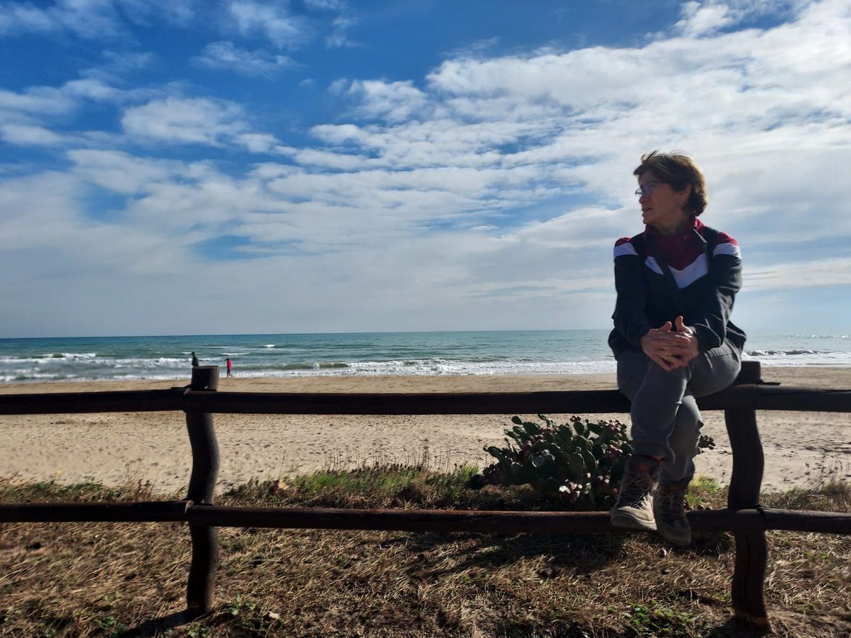 ❤️Ha llegado la hora de mi #jubilación. 
Muy agradecida por estos maravillosos años. Trabajar en lo que te gusta es lo que tiene. Ha sido emocionante y apasionante. Sin pasión no hubiera sido igual.
💫Voy a ver que me espera a la vuelta de la esquina. Nos vemos😚