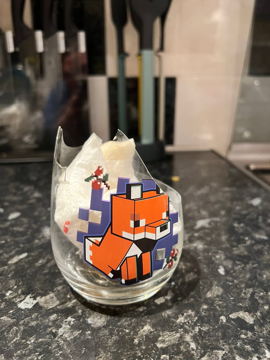 AlteredCha0s's tweet photo. @AldiUK we purchased some drinking glasses from you just before Christmas and on Saturday night this happened. My 13 year old son took a sip of his drink and the glass just disintegrated causing a cut lip and a trip to A+E. On inspection the quality is really poor! https://t.co/scXKEhSZOW