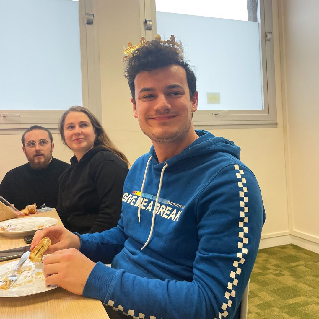 L'appel de la #galettedesrois était trop fort ! 👑​
On en profite également pour vous souhaiter une très bonne #année2023 ! 🥳​
#équipe