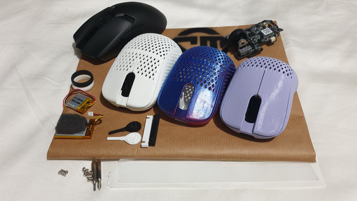 kyleirelandtech's tweet photo. Working on an assembly video for Crafted Mice Symera Shells.
Razer Viper V2 Pro 4K Internals.
Three different size options.
I like the smallest Symera94 that you can see in Lilac.
BT.L Glass Dots on this one.
@craftedmice
#craftedmice #razer #mousemod #mousemodding #pcgaming https://t.co/vVXDybrhnl