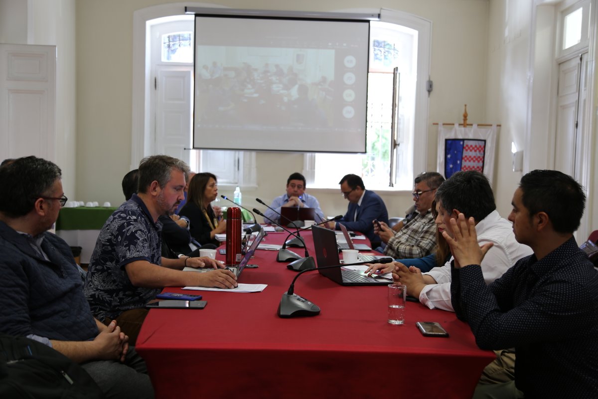 CORE Magallanes (@coremagallanes) on Twitter photo Comisión de Presupuesto y Fomento Regional conversa con el Gobernador <a href="/JorgeFlies/">Jorge Flies</a> y Jefa de División de Presupuesto y Inversión Regional <a href="/emancillam/">Eugenia Mancilla</a> para tratar presupuesto con cargo al año 2023
#DPIR Comisión de Presupuesto y Fomento Regional conversa con el Gobernador <a href="/JorgeFlies/">Jorge Flies</a> y Jefa de División de Presupuesto y Inversión Regional <a href="/emancillam/">Eugenia Mancilla</a> para tratar presupuesto con cargo al año 2023
#DPIR