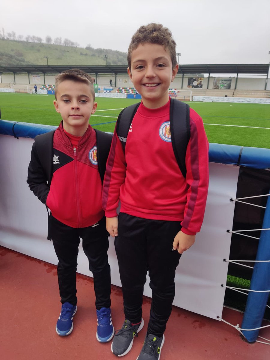 Nuestros jugadores benjamines Juan Carlos Pamos y Juan Carlos Cámara y los alevines Nico y Juan, han acudido esta pasado fin de semana al Campeonato Comarcal organizado por la <a href="/RFAFJAEN/">RFAF - Delegación de Jaén</a>. Enhorabuena a la organización del evento y a los chavalines por esta maravillosa experiencia!