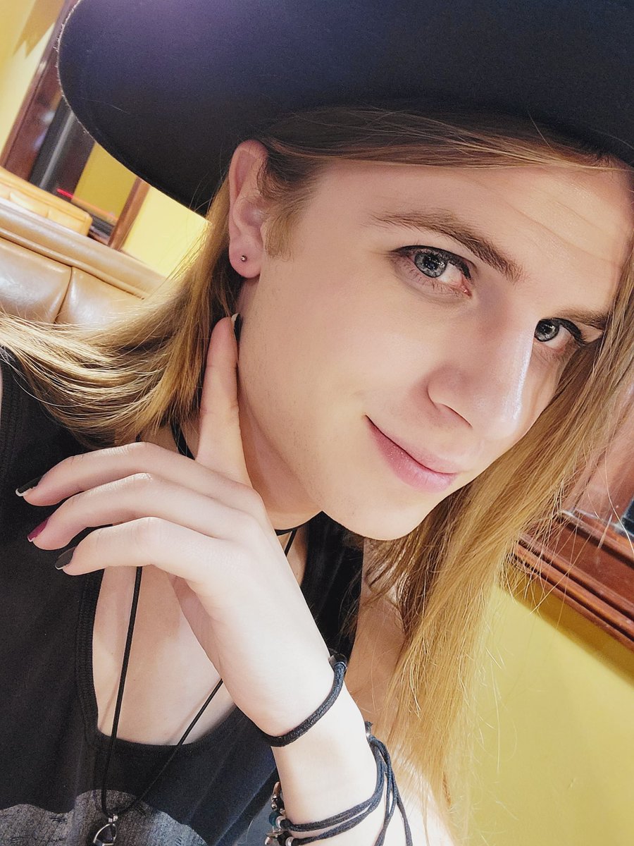 MattyHasFans's tweet image. I got piercings for myself as a sorta Christmas present. I think they came out pretty well!

#Femboy