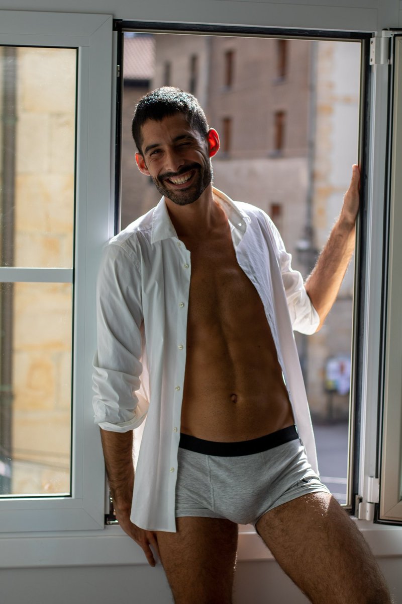 equisphoto's tweet photo. Modelo: Jon
📸 @obaestudioa
https://t.co/z2BdxK1z3V
#basqueanderotic #retratos #portrait #retrato #portraits #fotografia #picoftheday #mycalvins #hunkboy #shirtless #shirtlessguys #shirtlessboys https://t.co/fOKNVHE8E4