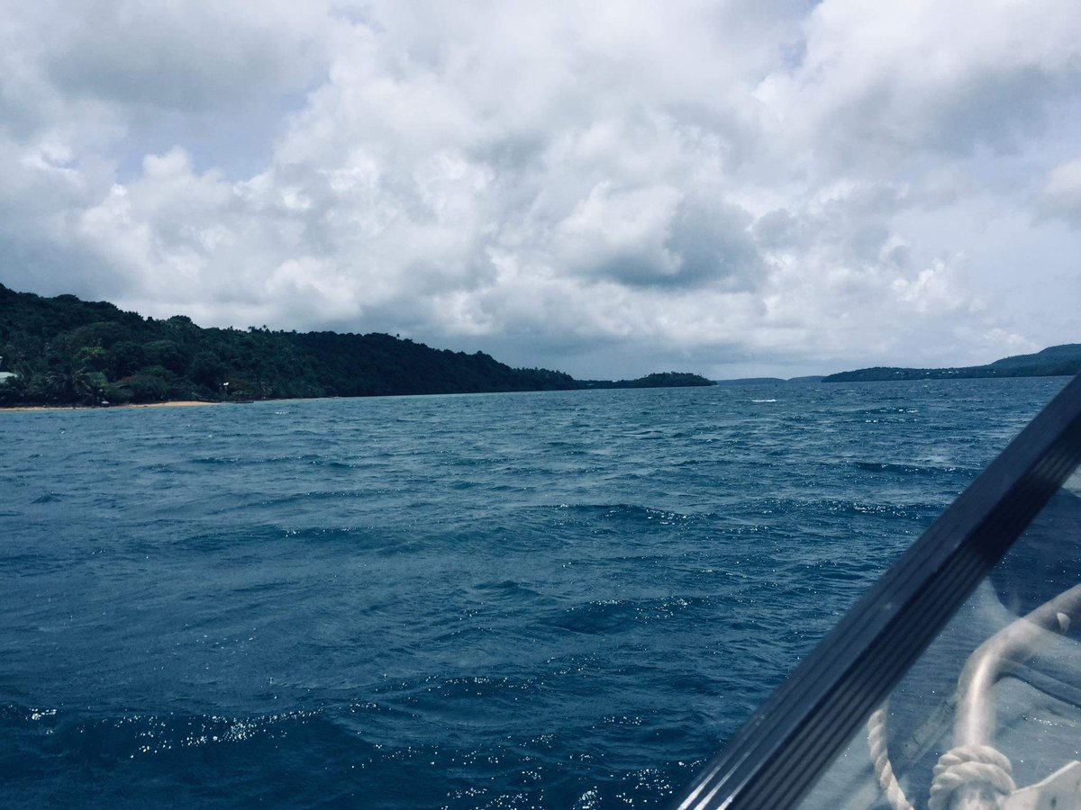 🇹🇴今日のババウ島〜っ🌴

☔️雨が上がって☀️ドピーカンと思いきや…😑
ななな、なんと🌪️ハリケーン接近中😱

まだ規模はハッキリしてないけど、週末には🏝️ババウに接近する見込みだし、すでに海は大荒れでルイさんは大忙したったって😣💦