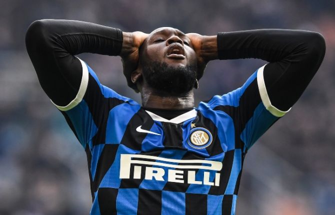 Interismo8's tweet photo. Il ritorno di un giocatore è sempre un flop? 
Sì, Lo dimostrano i dati
[Thread]

#Lukaku all’Inter
66gol in 102 match + scudetto
Il ritorno al Chelsea e all’Inter sono una tragedia:
Al Chelsea 15 gol in 44 match, all’Inter è sempre infortunato e fuori forma, solo 2 gol in 7 match https://t.co/pyvrlw4cLq