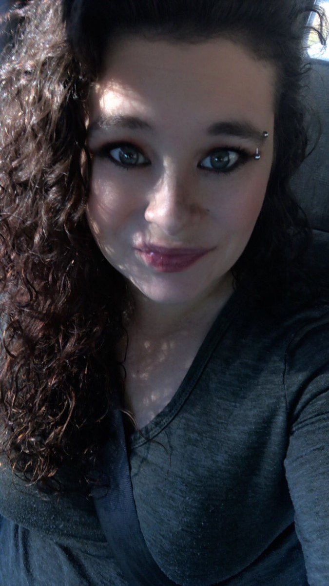 Hope everyone had a happy holidays and brought in the new year with style! Here to 2023!           #sellingcontent #buyingcontent #buyingcontents #milfmonday #twitter #onlyfans #Wow      onlyfans.com/welcome_to_the…