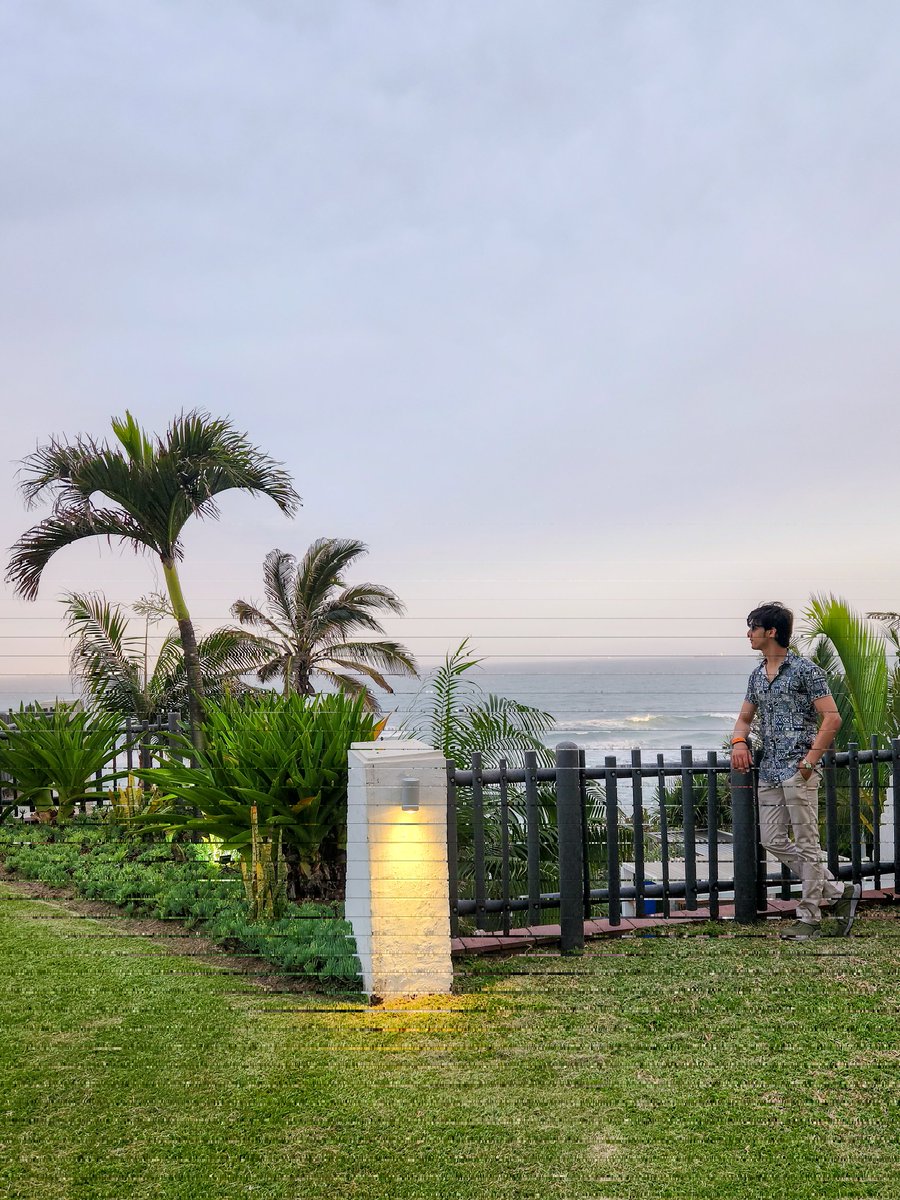 Always on the lookout for the magic in every moment 🌿✨️
.
.
.
.
.
.
.
#piyushlalwani #travel #traveldiaries #umhlanga #umhlangarocks #durban #durbanbeachfront #actor #actorlife #actorlifestyle #luxury #luxurylifestyle #natureaddict #naturelife #naturelove #serenity #calmvibes