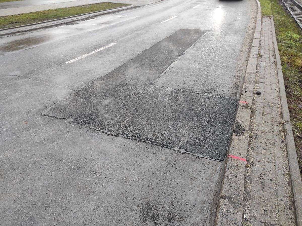 Wykonujemy kolejne remonty cząstkowe nawierzchni. Tym razem Paderewskiego i Ciołkowskiego.