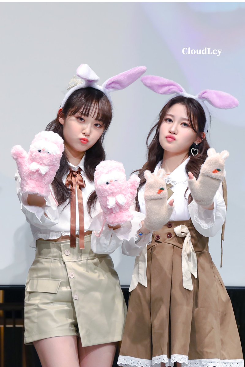 ily1_cloudy's tweet photo. 230107 엠투유 팬싸인회

🦝와 🐰

#아일리원 #ily1 #리리카 #아라 #RIRIKA #ARA https://t.co/RrXw6C7eP8