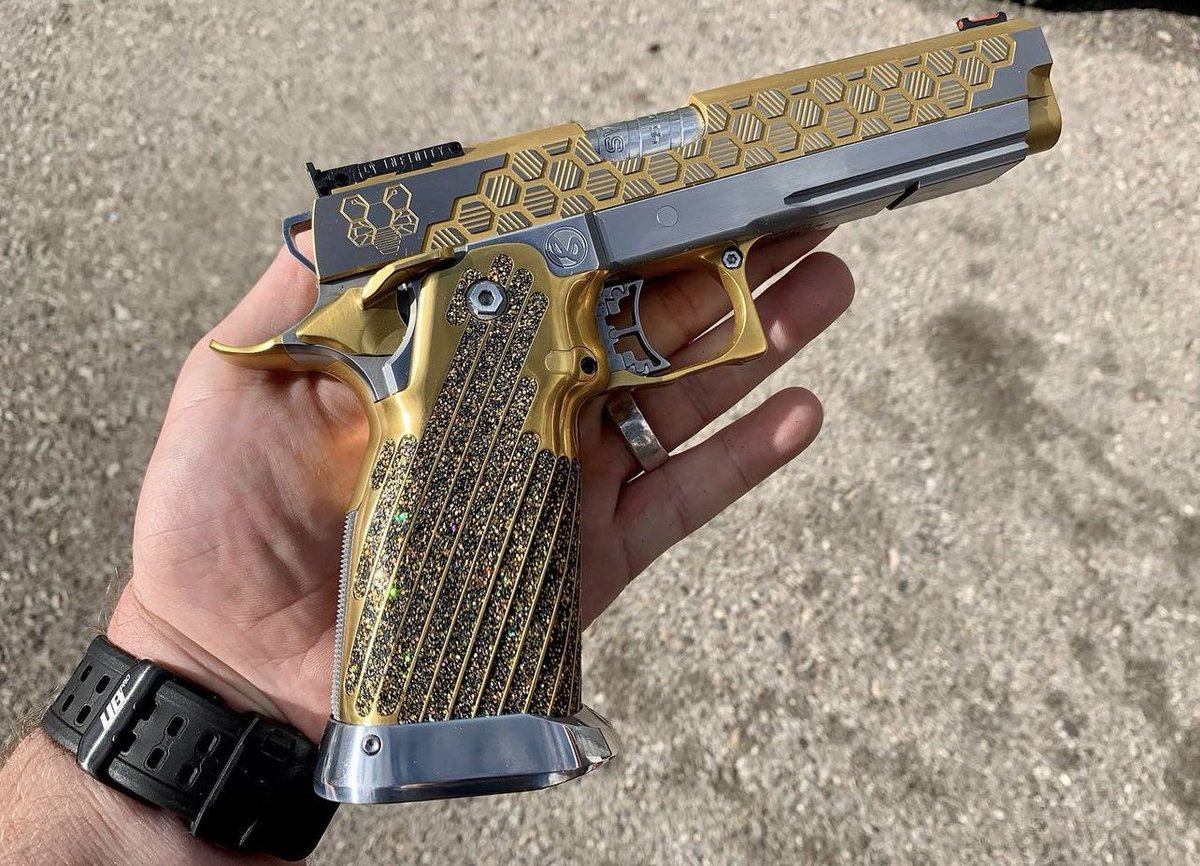 hub_az's tweet photo. Welllll hello #infinityfirearms #thehubaz #AZWS https://t.co/M5QRY73BjN