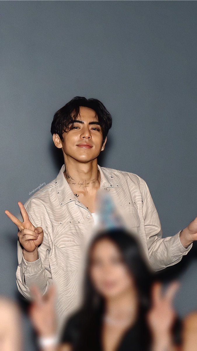 christiansgallery tweet media