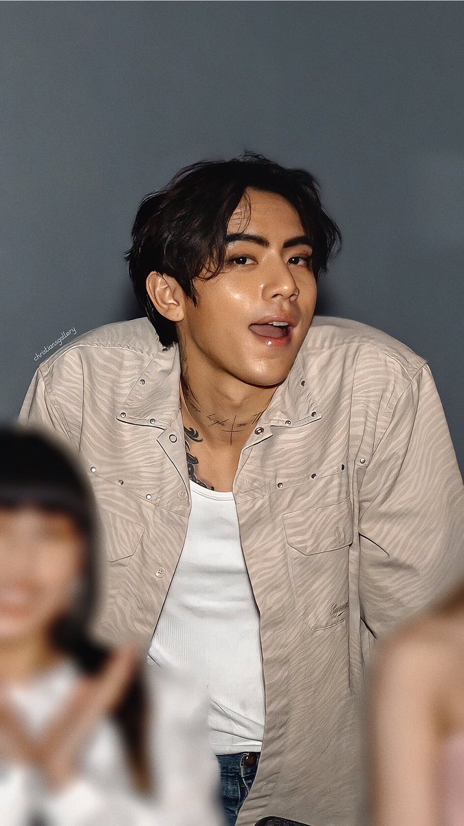 christiansgallery tweet media