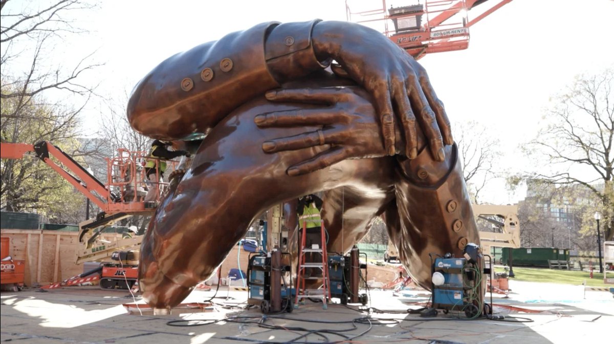 KwaniALunis's tweet photo. This Friday: "The Embrace" monument will be unveiled on the Boston Common.

Boston is where MLK and Coretta met in the '50s when they were both students 💕 https://t.co/EHpUr2snGl https://t.co/Vnyd7BP7Tz