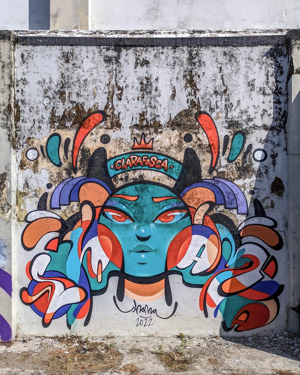 ClaraClarafosca's tweet photo. Hi stranger. How can I help you get what you need, so you can give me what I need? It’s just a gesture of generosity between two imperfect beings. 🌪️ Todo vuelve. #clarafosca #shanacmyk #graffgraffiti #streetart #urbanart #graff https://t.co/6aHnXhIRpY