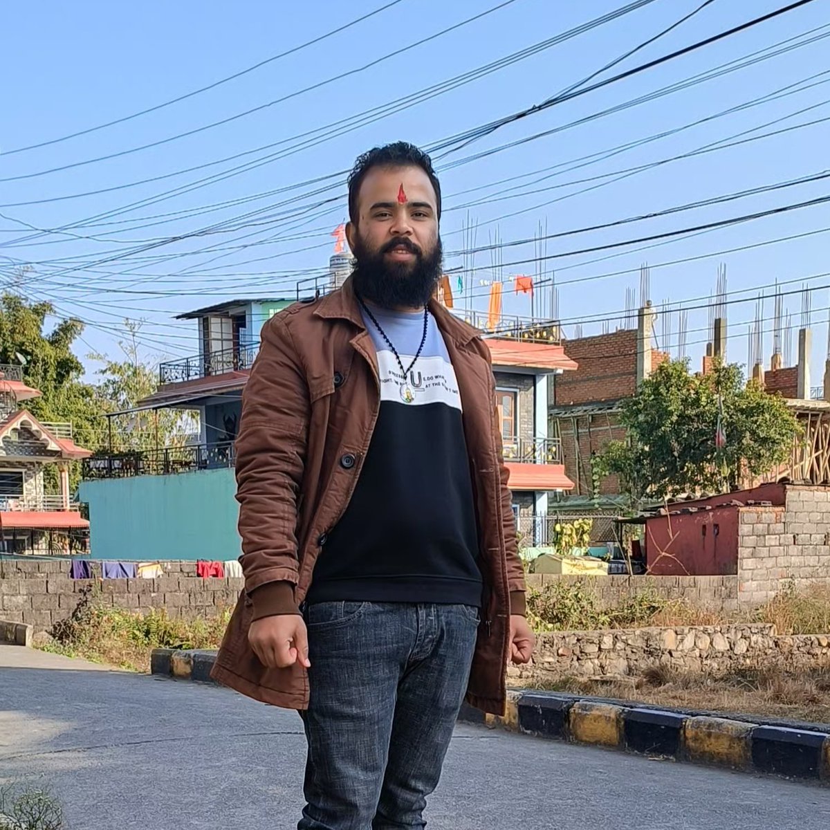 बर्तमानलाई हेरेर कसैलाई
पनि मूल्यांकन नगर्नुहोस्
          किनभने 
भविष्य कसैको पनि देखेको हुँदैन।।।