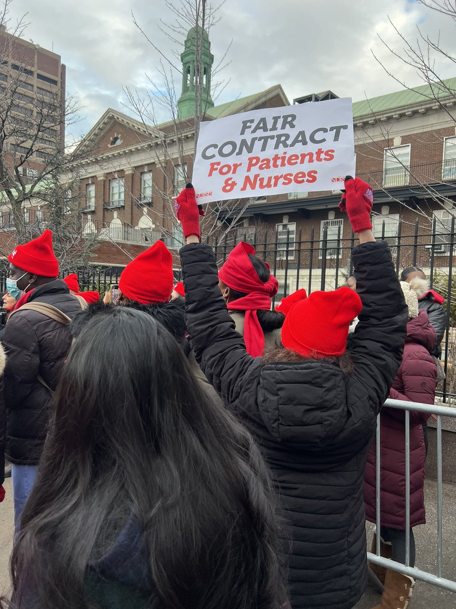 AishaNawawi's tweet photo. We are outside #StrikeIsOn #safestaffingsaveslives #NYSNA @nynurses https://t.co/8MV29iAaeg