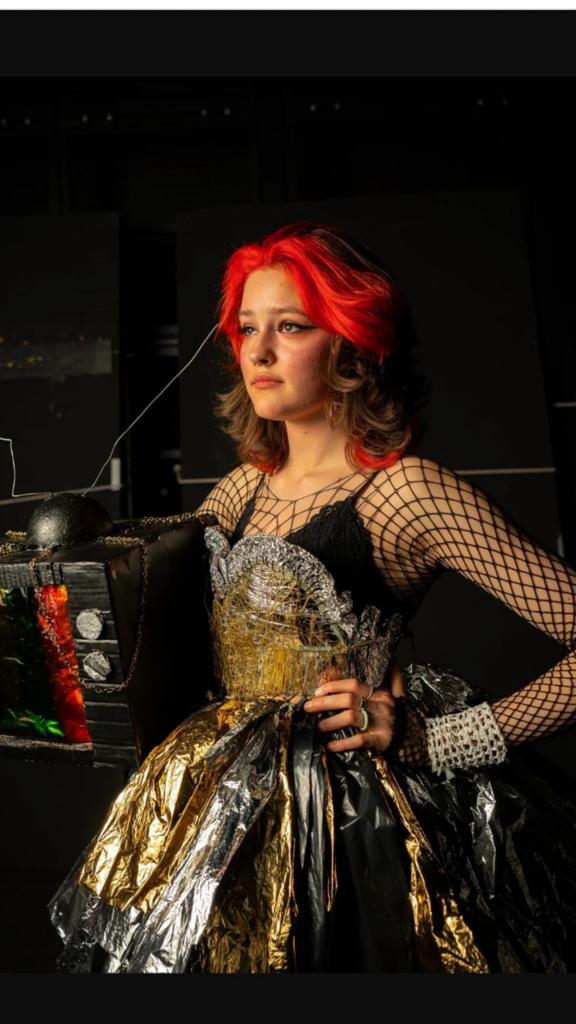 The <a href="/junkkouture/">Junk Kouture</a> Old Bawn team have arrived in Abu Dhabi🙌Wishing Zuzanna, her teacher <a href="/vitavryan/">Vita Ryan</a> and all the team Cara, Maya and <a href="/SarahGibbons33/">Sarah Gibbons</a> the very best of luck in the <a href="/junkkouture/">Junk Kouture</a> world final. Looking forward to following their adventures online <a href="/OldBawnCS/">Old Bawn Community School</a>.