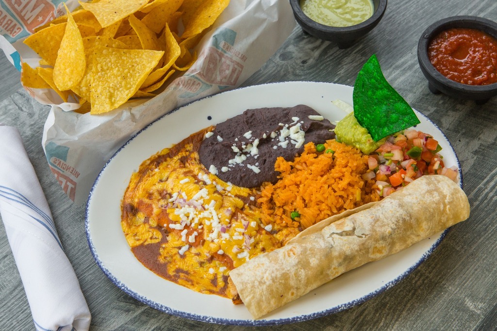 TexMexGarage's tweet photo. Fronnie's Superior is the perfect combo plate to cure those lunchtime cravings! 

Fronnie's Superior - a large chicken fajita taco &amp; cheese enchilada served with guacamole, pico de gallo, rice and beans. https://t.co/bJZ8pfyJas https://t.co/JpzzBsg0Uo