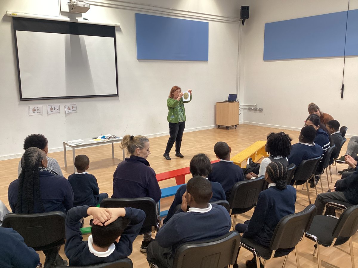 WyvilPrimary's tweet photo. Kennington ARB thoroughly enjoyed our #spinnakerassembly today! A great way to start the week off! #REAtWyvil #AutismResourceBase 🧩 https://t.co/HSS5MrJYTS