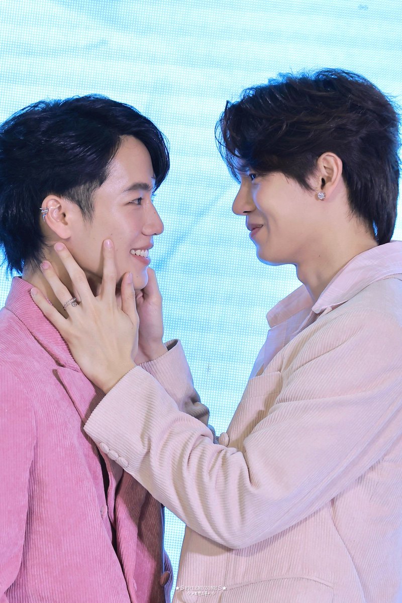 Ling_YW's tweet photo. @warwanarat p’warตกลงซองแดงพร้อมแล้ว https://t.co/fqxAGT9B7b
