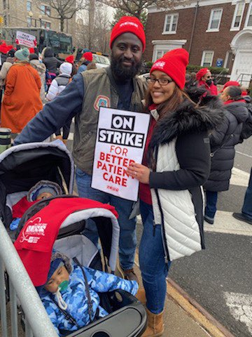 rcolon_nycdc's tweet image. #UnionCarpenters Support our Brothers &amp;amp; Sisters at the #NursesStrike in #NYC! #Union #Solidarity #WeAreNYC