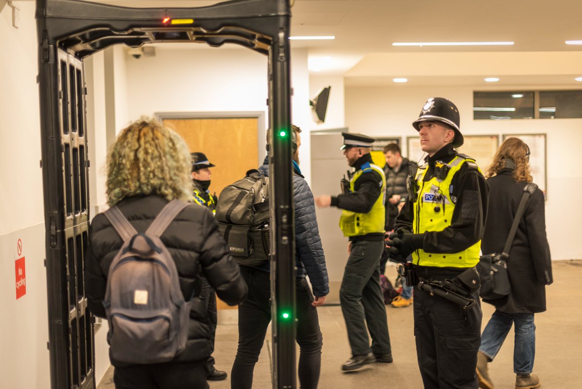 ST_Police's tweet image. We regularly deploy knife arches at transport hubs and railway stations across the region to deter the carrying of weapons. The operations are random and unannounced. #knifecrime #projectguardian