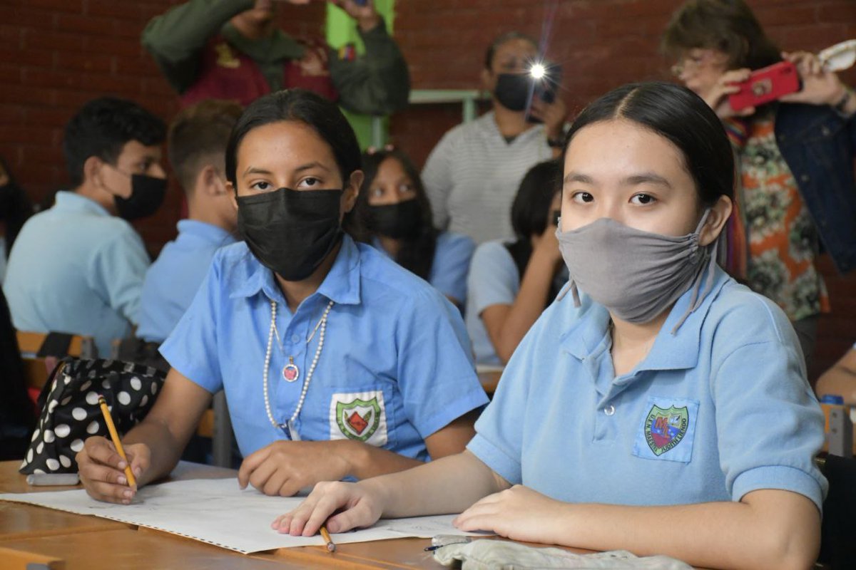 _LaAvanzadora's tweet photo. ¡Arrancó el segundo momento pedagógico 2023!

Acompañamos a los/as estudiantes de la U.E.N Maestra Judith Liendo de la parroquia El Valle al retorno de sus actividades escolares. (1/3) 

@NicolasMaduro
@MPPEDUCACION https://t.co/a74e70TLdx