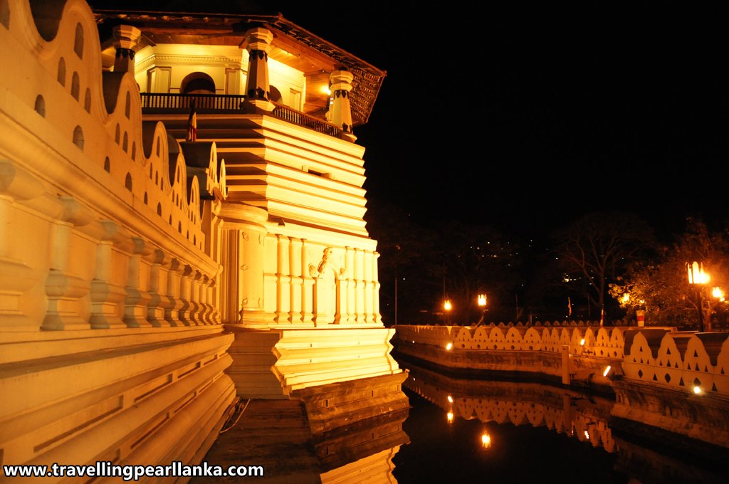 pearllankalk's tweet photo. Pearl Lanka - Sri Lankan Photo of the Week!
Temple of the Sacred Tooth Relic.
#templetooth #templeoftooth #templeoftoothrelic #temples #templephotography #daladamaligawa #templearchitecture #temple #buddha #buddhist #srilanka #travel #travelphotography #travelphoto #travelpics https://t.co/YJdsPn4aKv