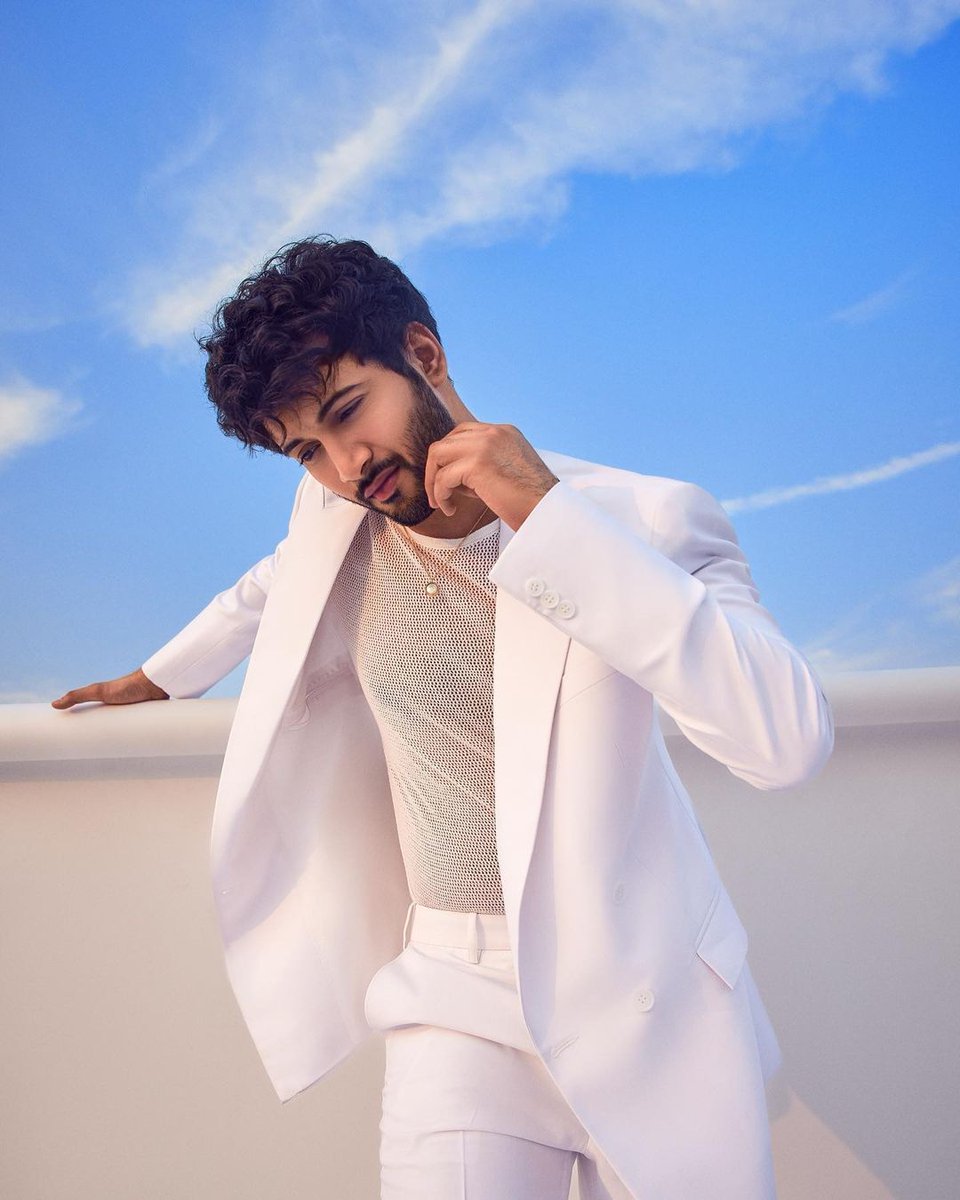 talkingbling's tweet photo. @rohitsaraf looking cool white 🤍
.
.
#rohitsaraf #rohitsaraflove #rohitsaraffanclub #talkingbling https://t.co/pE9EXLbiZ9