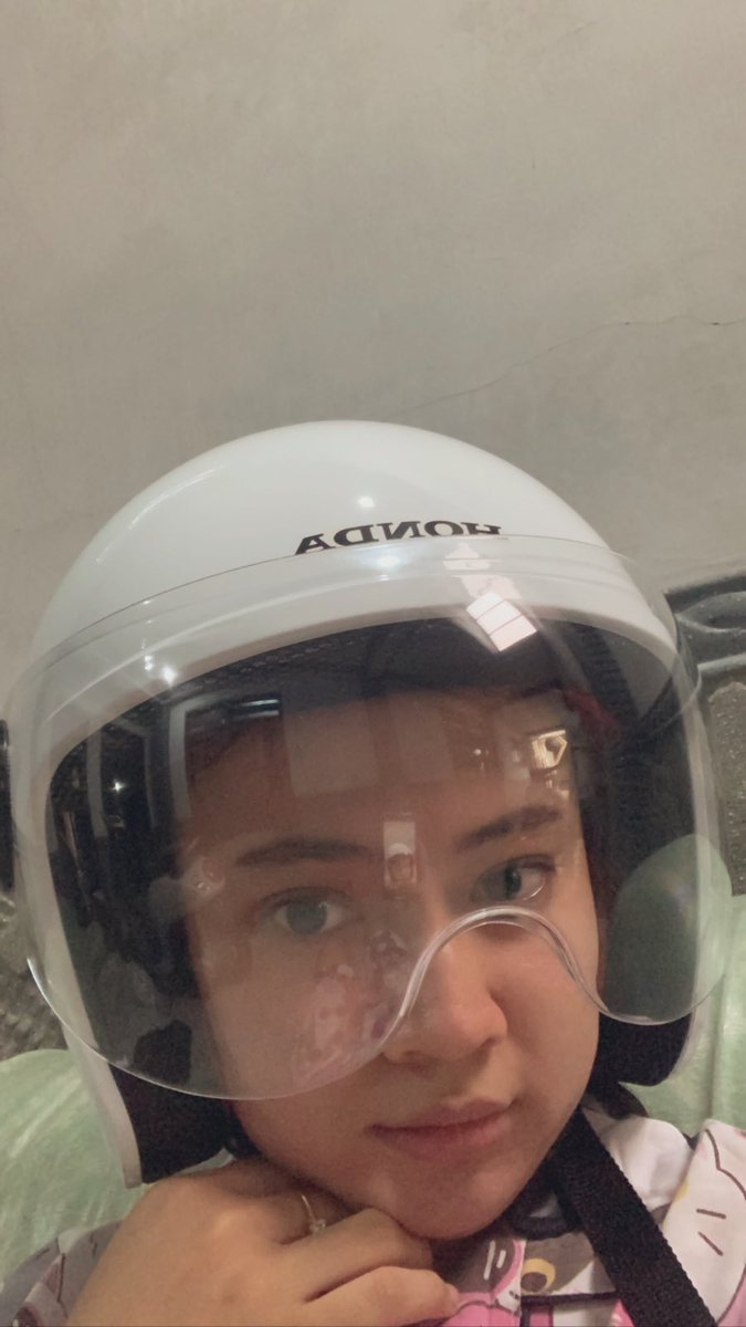 cendoleoo's tweet photo. Otw bos https://t.co/5jAGUykq7Q