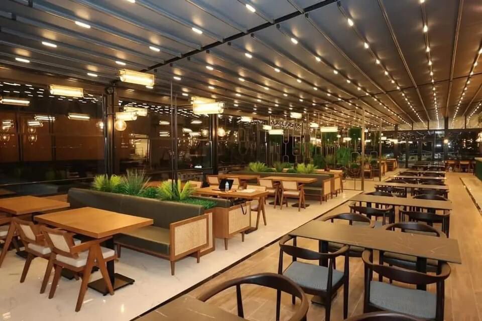 Gebze Belediyemizden Halkımıza bir “GÜZİDE” hizmet daha.

GÜZİDE Balık Restoran Eskihisar Yeşil vadide hizmete giriyor.

Gebze Halkımıza hayırlı olsun.