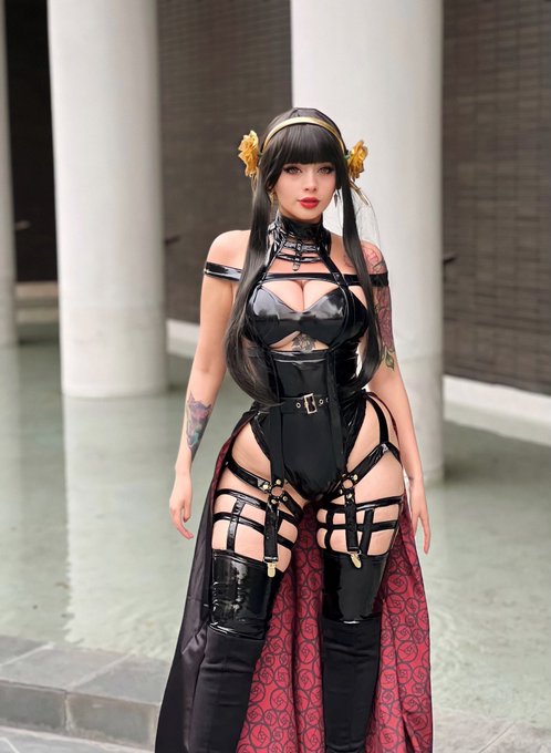 2 pic. Yor ?

RT si quieres una waifu o contratar una asesina  ?? https://t.co/dbIqVTP2pL
