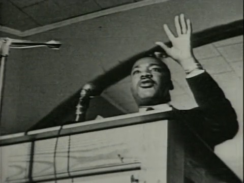 In honor of #MLKDay2023, WATCH a 1988 <a href="/lpborg/">LPB</a> visit to an exhibit of photos of #MartinLutherKingJr &amp; the #CivilRightsMovement - 
ladigitalmedia.org/video_v2/asset… #MLKDay #photography