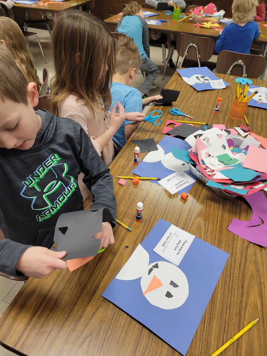 steam_TVLS's tweet photo. Kindergarteners in Mrs. Walton's class are having fun creating a snowman! 
#wearetuskyvalley
@TVTrojans https://t.co/VZYfbLJ2qo