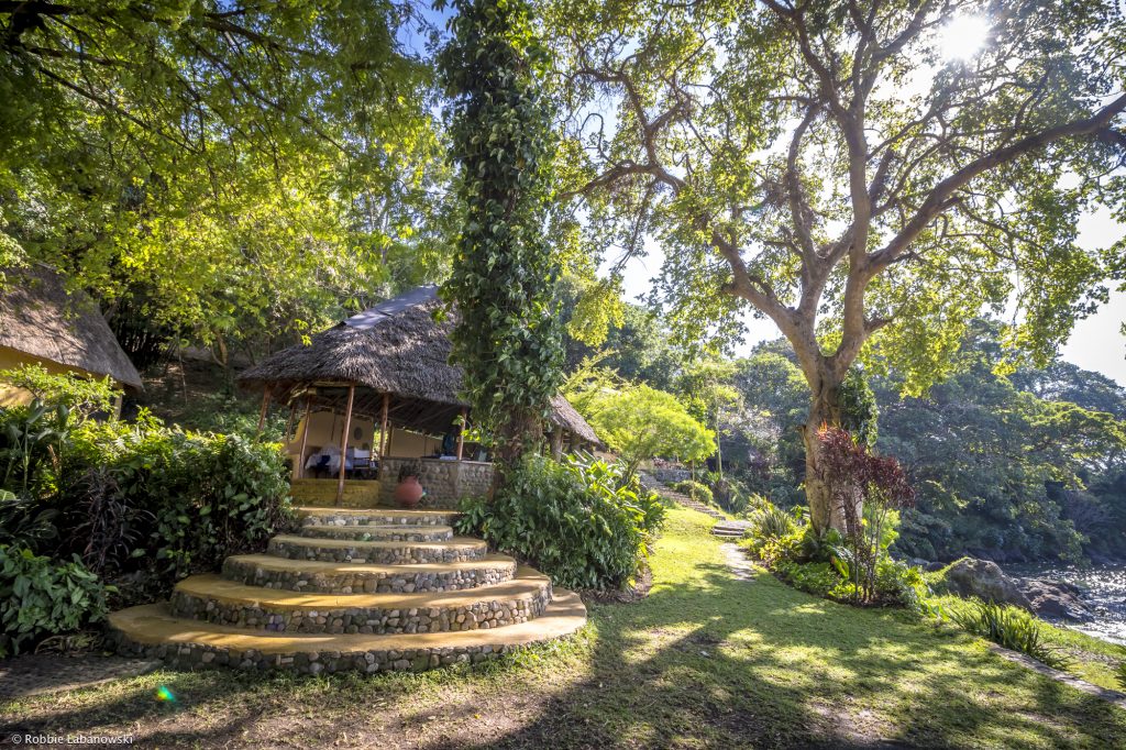 KweziSafaris's tweet photo. A very special retreat for a fantastic vacation. #Mfangano Island Lodge is an ideal retreat from the hustle & bustle of modern life. #Cottages are built in #Luo tribal style with reed walls, open sides, thatch roofs & private verandas, a perfect place to relax and unwind. https://t.co/CNc89iyQyV