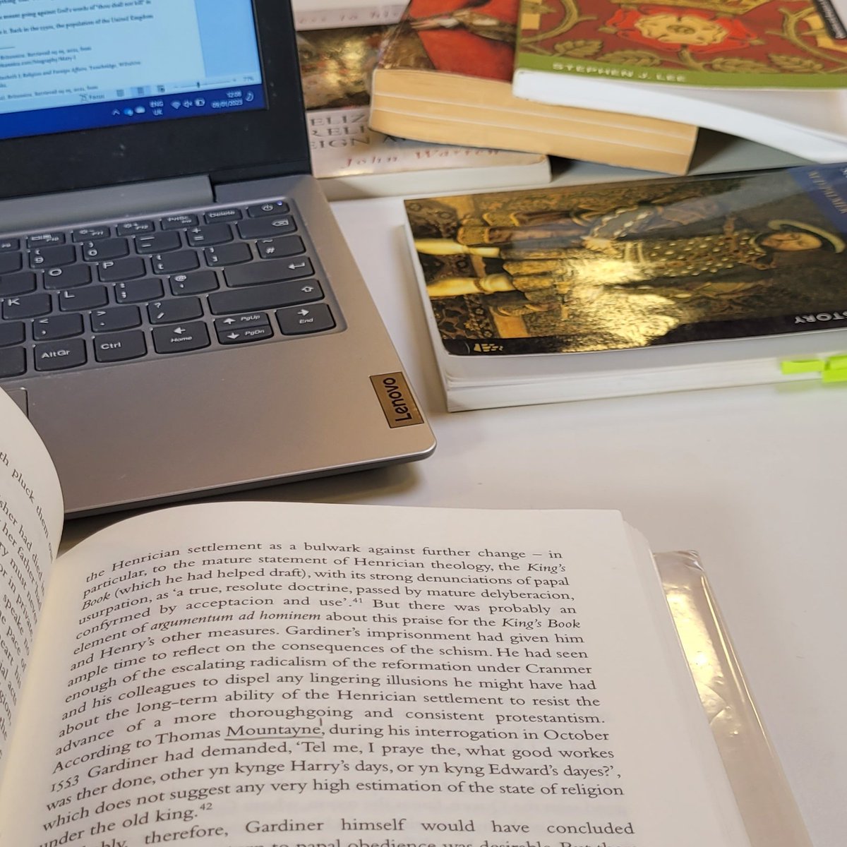 skyelouisebyers's tweet image. History coursework is a pain, but i'm pushing through!! 💪🏻📚 #alevelhistory #alevelcoursework #alevel2023